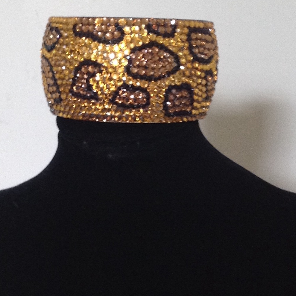 Rhinestone leopard cuff - Picture 2 of 4
